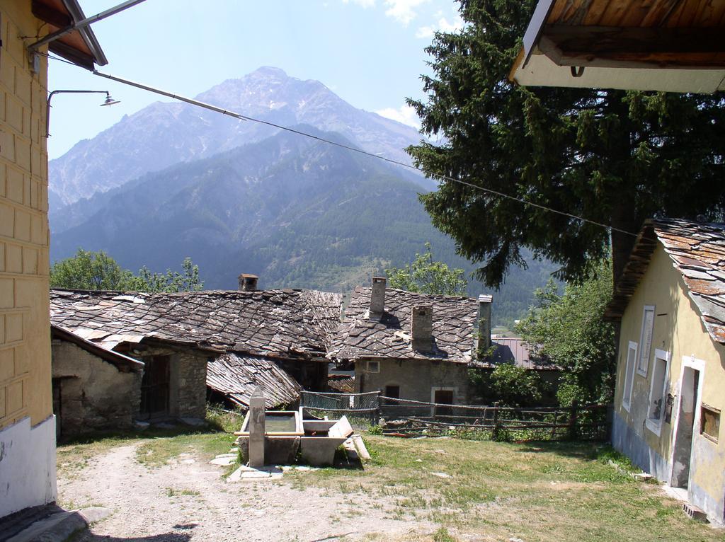 Agriturismo Barba Gust Cesana Torinese Exterior foto